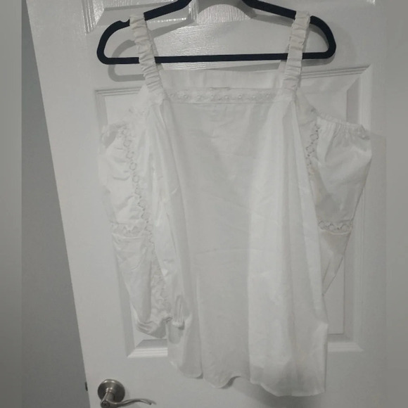 NWT Cato White Cold Shoulder Long Sleeve Blouse in Size 18/20 2X - Picture 1 of 8